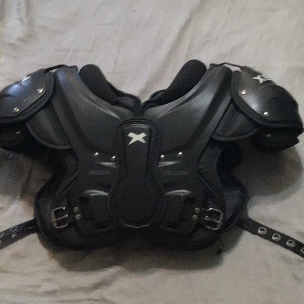 Football pads xenith adult medium